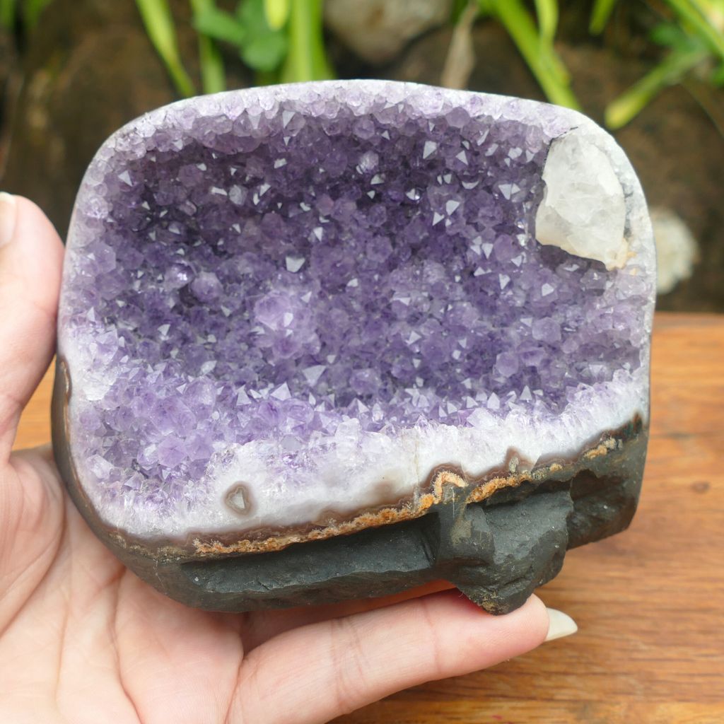 amethyst cluster cut base