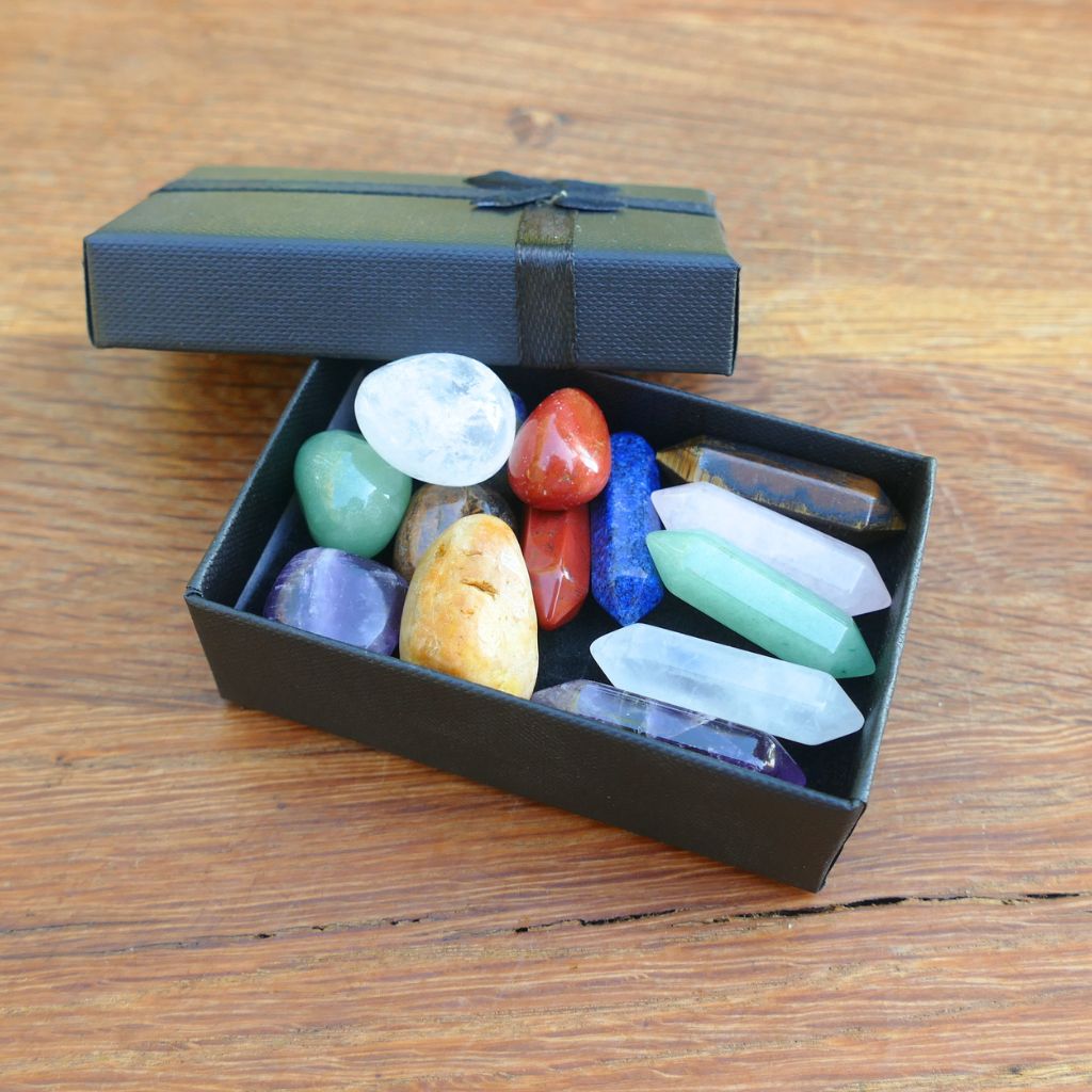 Seven Chakra Crystal Gift Set – Natural Tumble Stones & Crystal Points