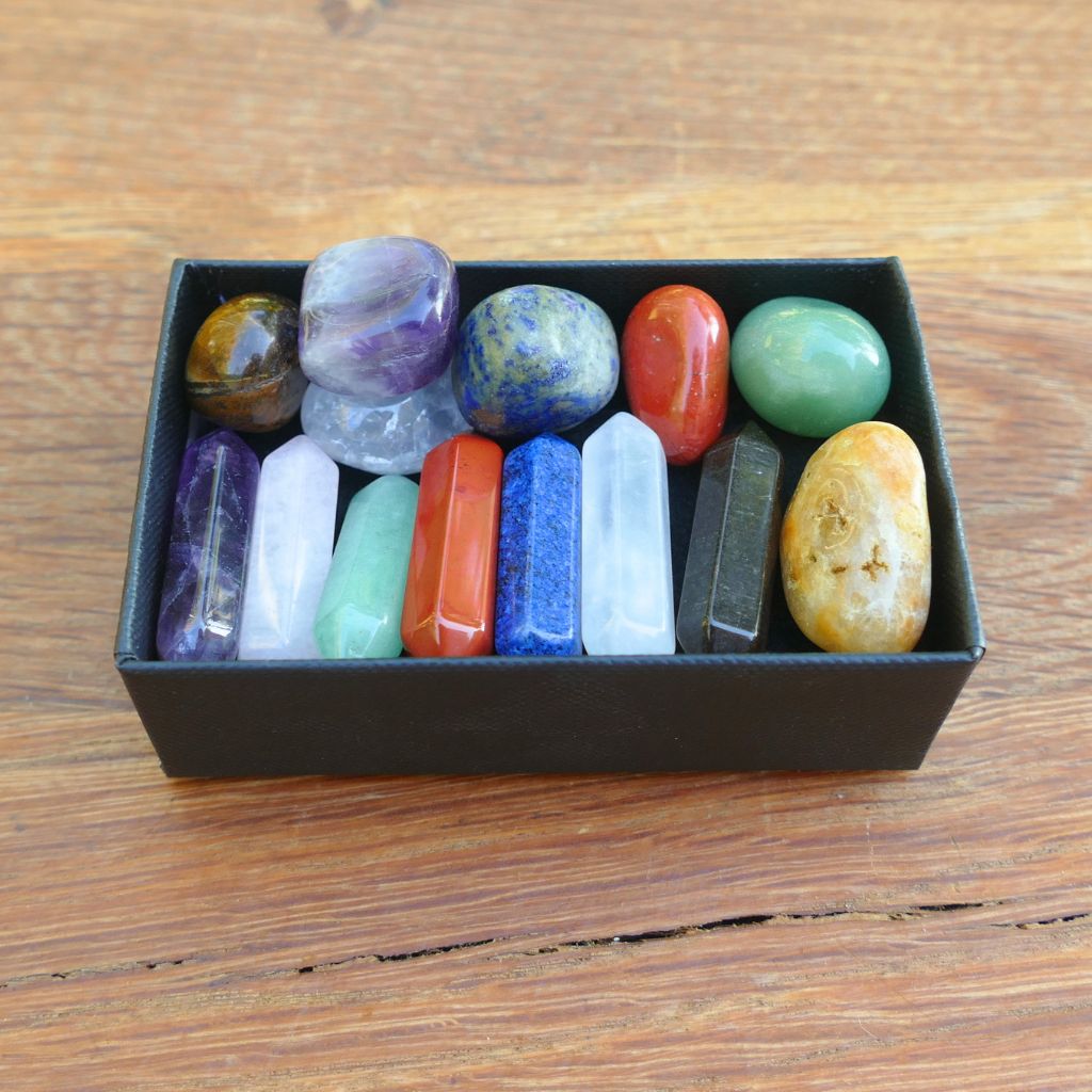 Seven Chakra Crystal Gift Set – Natural Tumble Stones & Crystal Points
