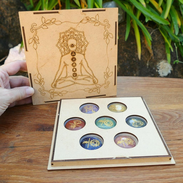 7 Chakra Heart Stone Set – Healing Crystals Engraved Chakra Symbols