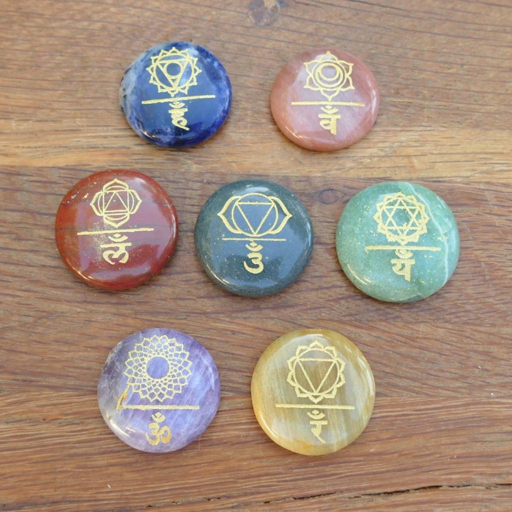 7 Chakra Heart Stone Set – Healing Crystals Engraved Chakra Symbols