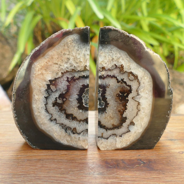 Natural Agate Bookends: A Symphony of Nature and Neatness for Your Shelves