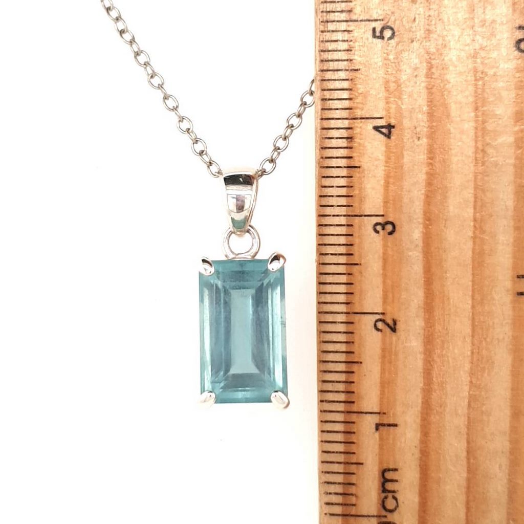 aquamarine pendant