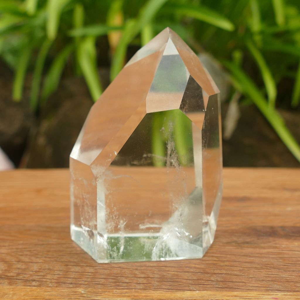 clear quartz polished point