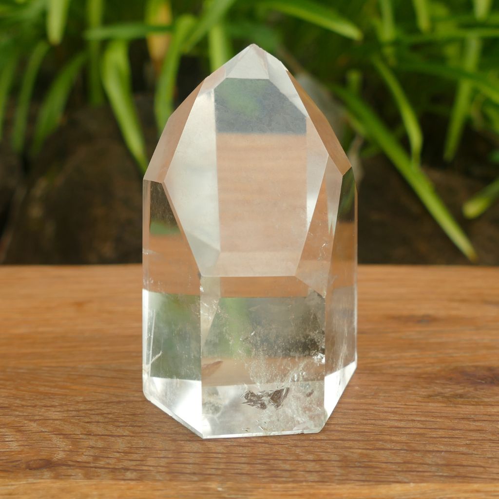 clear quartz polished point