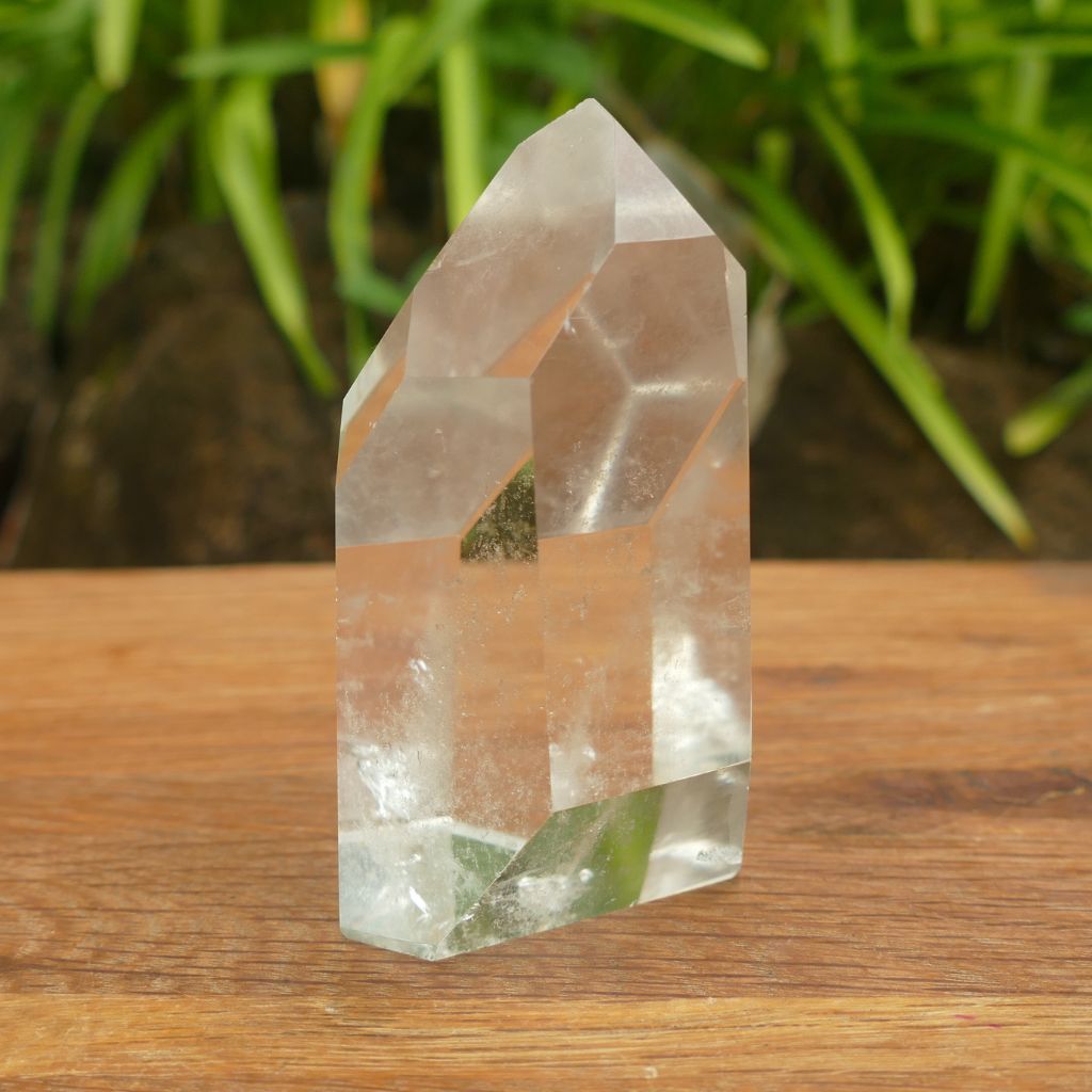 clear quartz polished point
