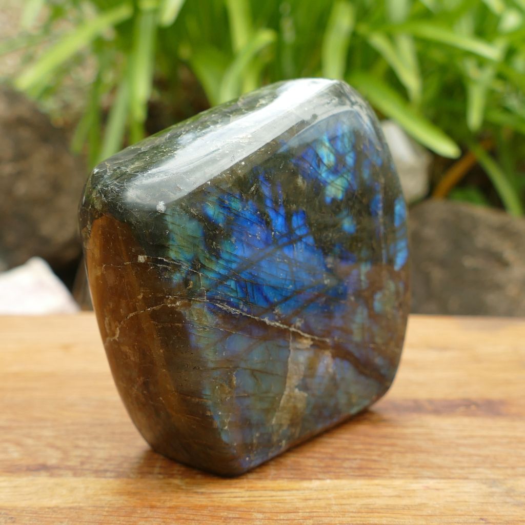 Labradorite polished Free form