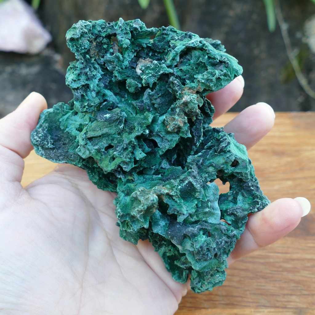 natural-malachite-display-specimen