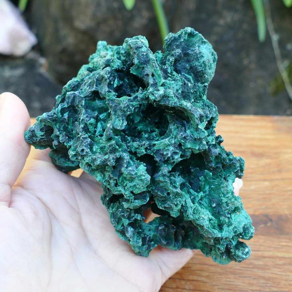 natural-malachite-display-specimen