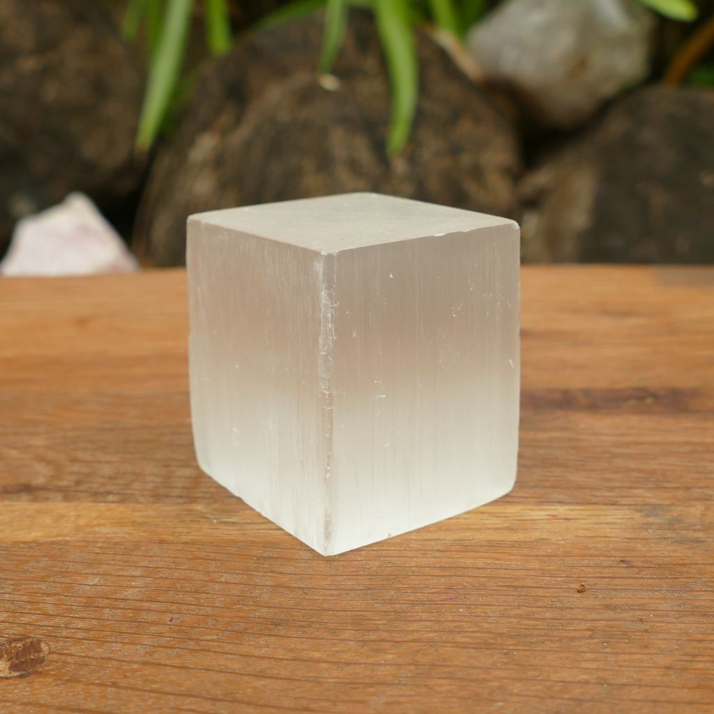 selenite cube