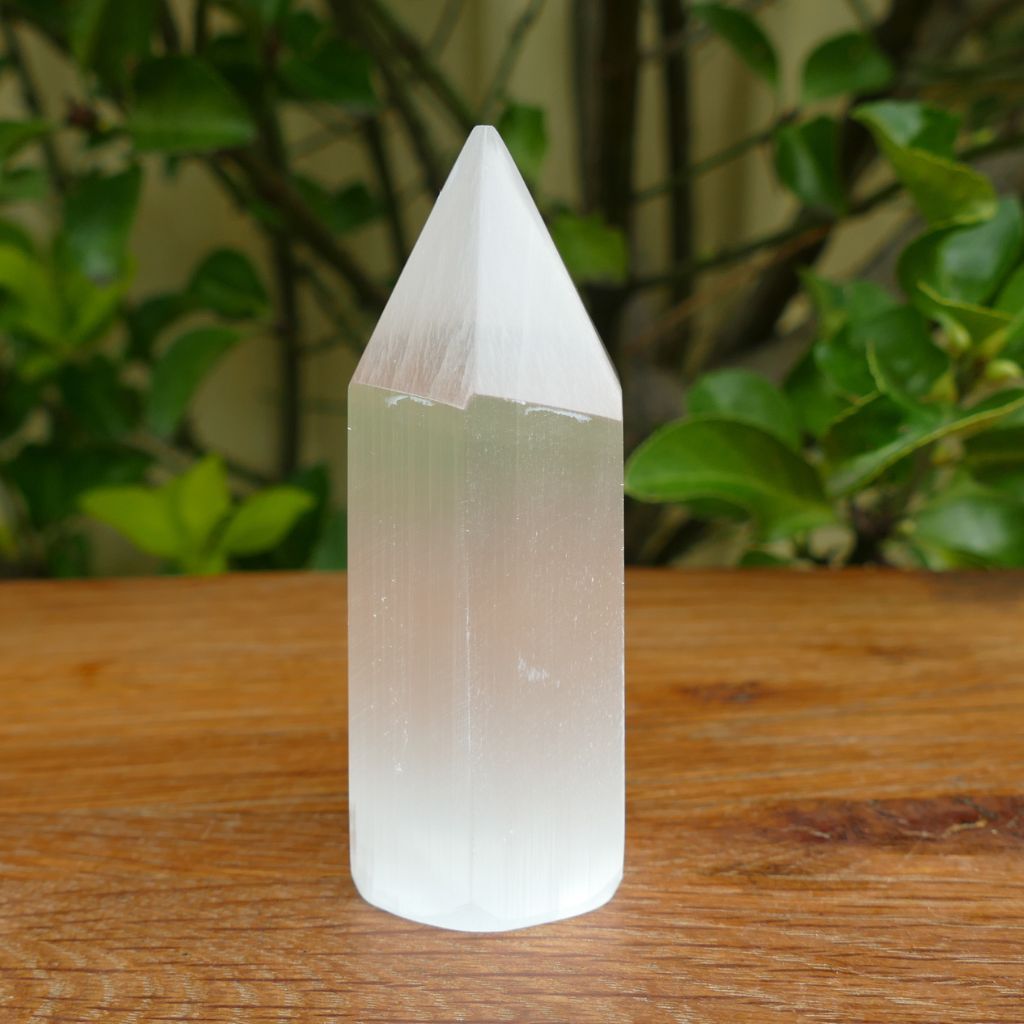 selenite point