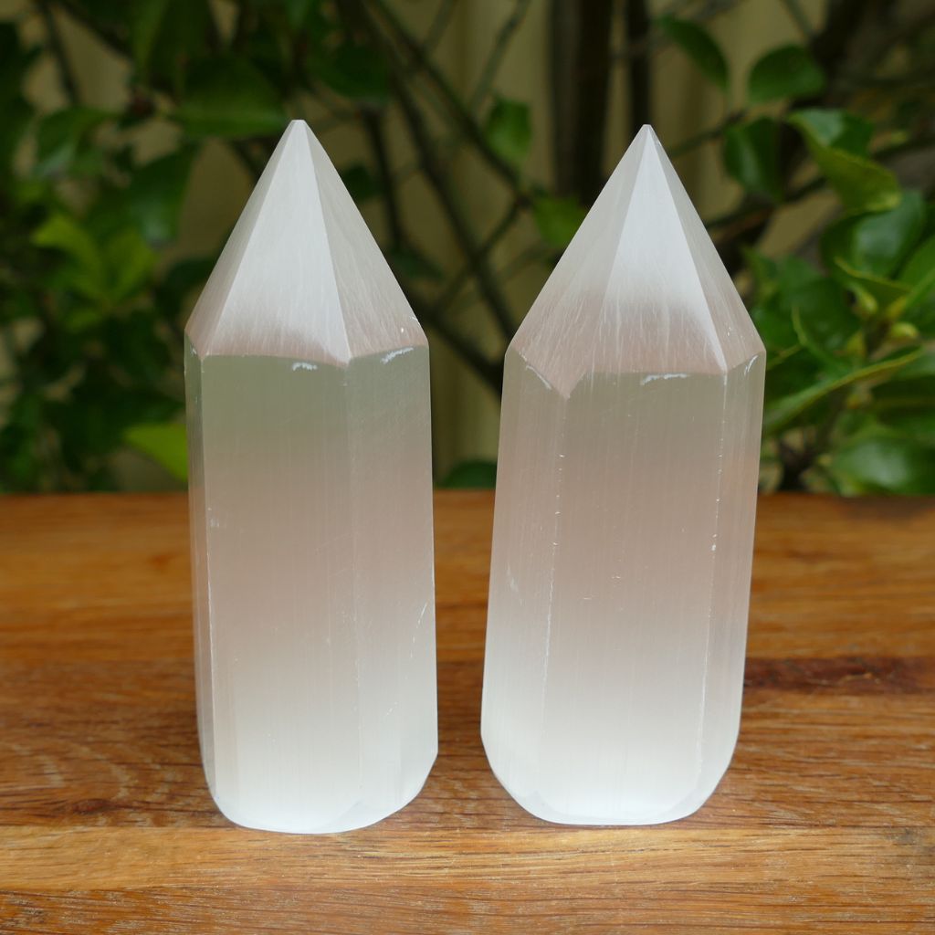 selenite point