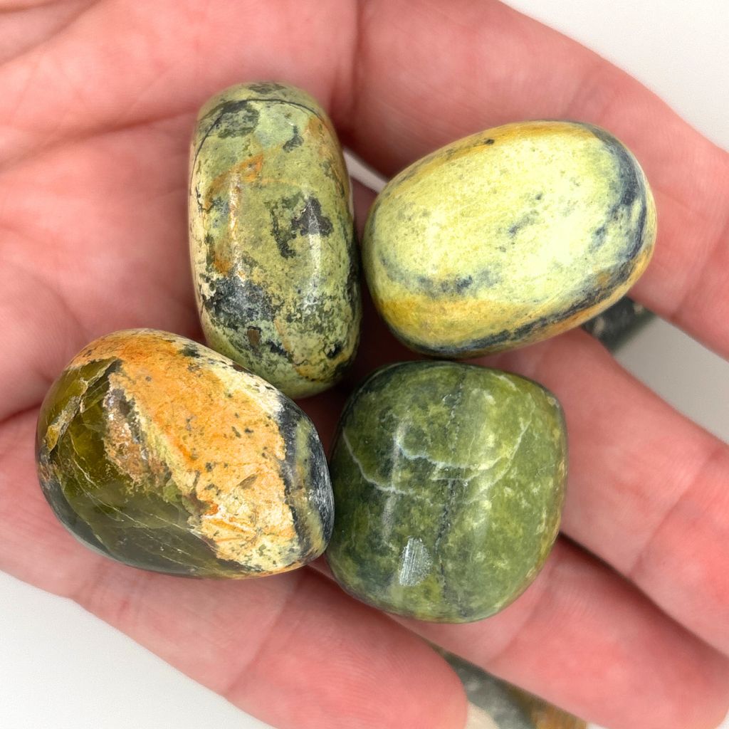 serpentine tumble stones