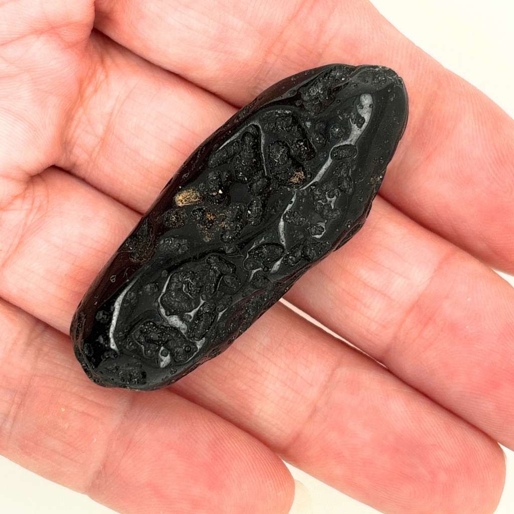 Tektite Meteor Pebbles - Cosmic Wonders for Collectors