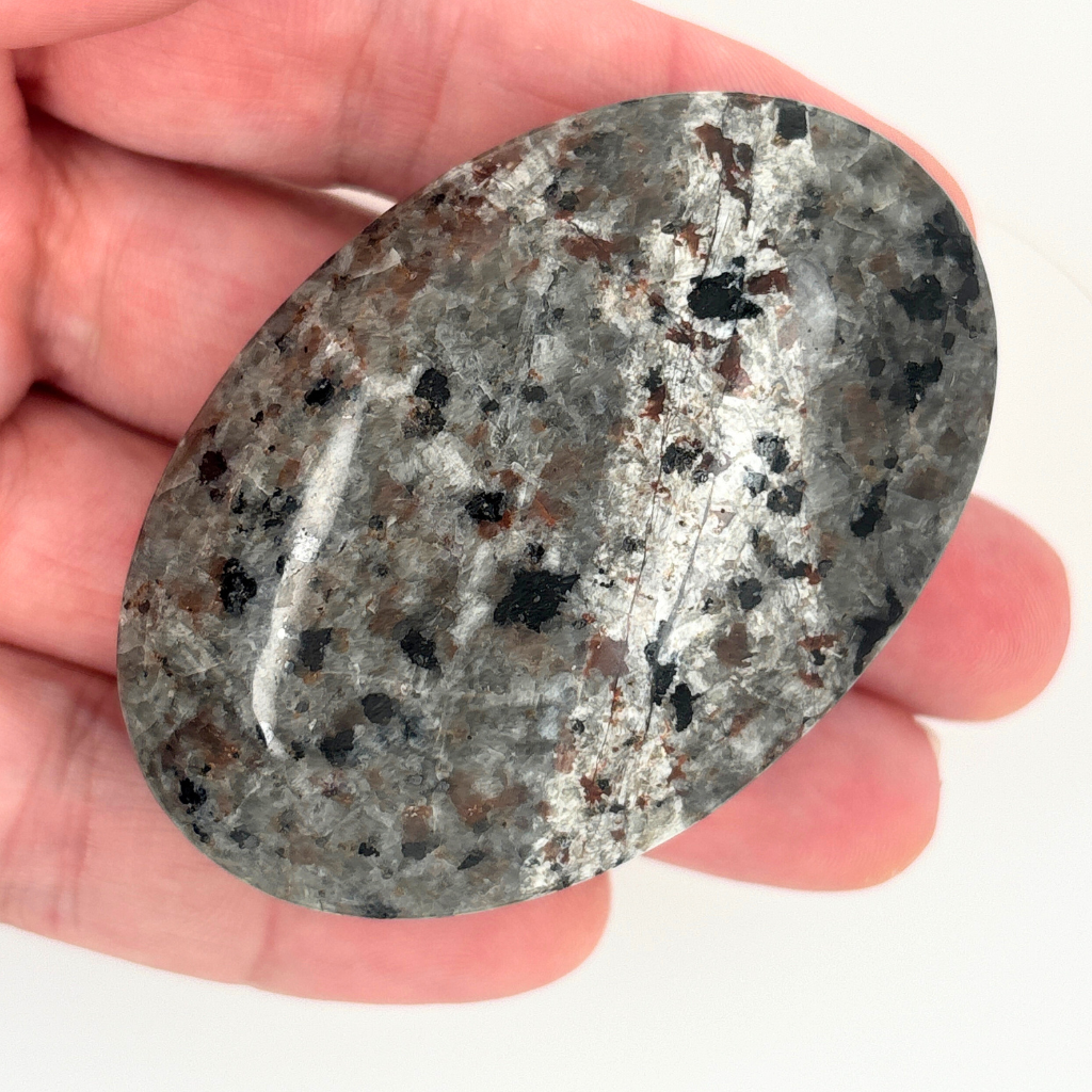 Yooperlite palm stone UV reactive crystal
