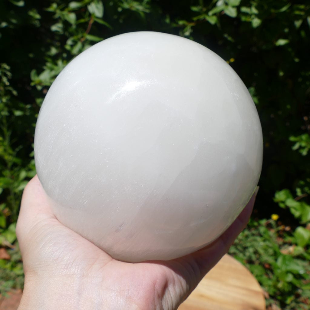 selenite ball for cleansing